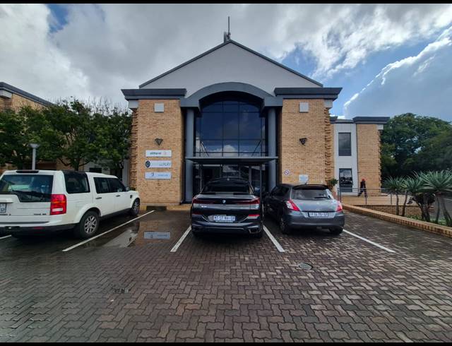 304M² OFFICE TO LET IN SANDTON CENTRAL
